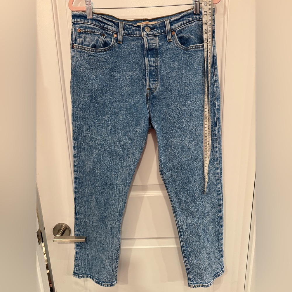 Levi's Blue acid wash straight wedgie size 32